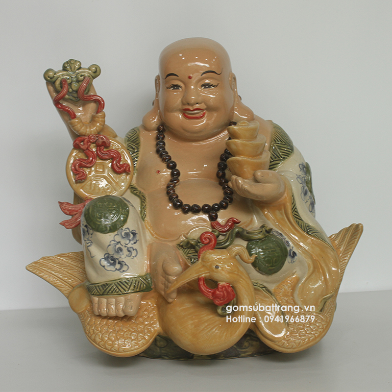 Phật Di Lặc bằng gốm còn có ý nghĩa phong thủy rất tốt cho gia đình