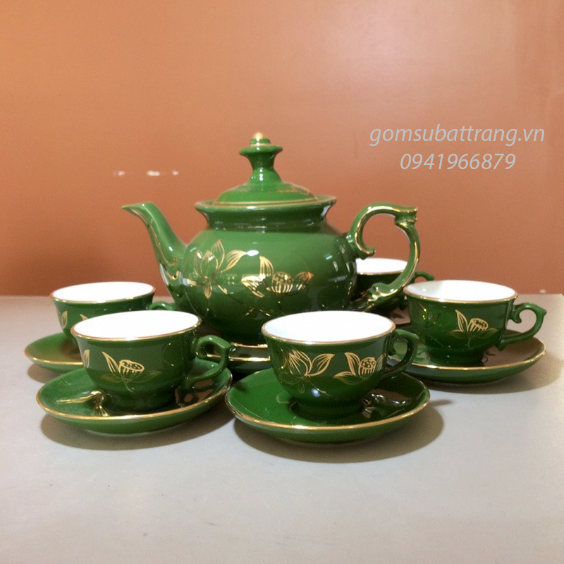 Ấm trà gốm sứ là một trong những vật dụng không thể thiếu trong bữa trà truyền thống của người Việt Nam. Hãy đến với hình ảnh liên quan đến từ khóa này để thưởng thức những ấm trà đẹp và độc đáo nhất!