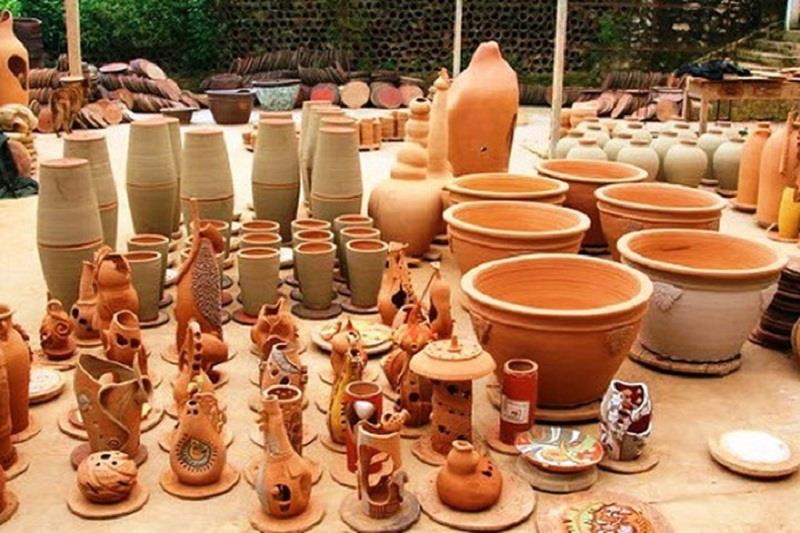 Ghé thăm làng cổ Bát Tràng tự tay làm ra các sản phẩm gốm ấn tượng