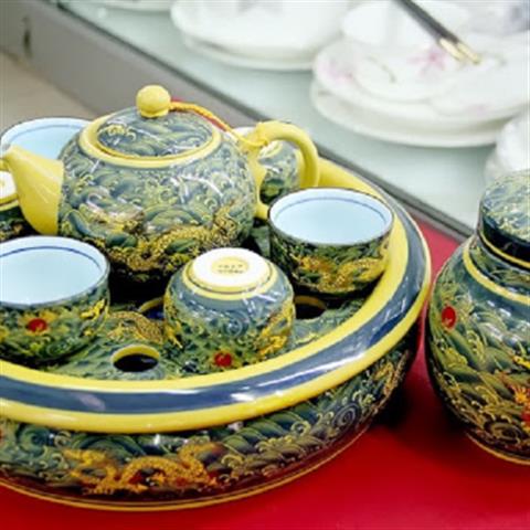 Ấm chén Bát Tràng an toàn vệ sinh hơn so với ấm chén Trung Quốc