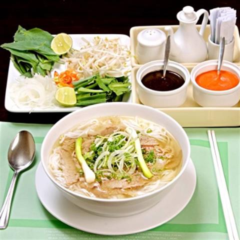 Chọn mua bát ăn phở Bát Tràng cho nhà hàng chuẩn đẹp và bền