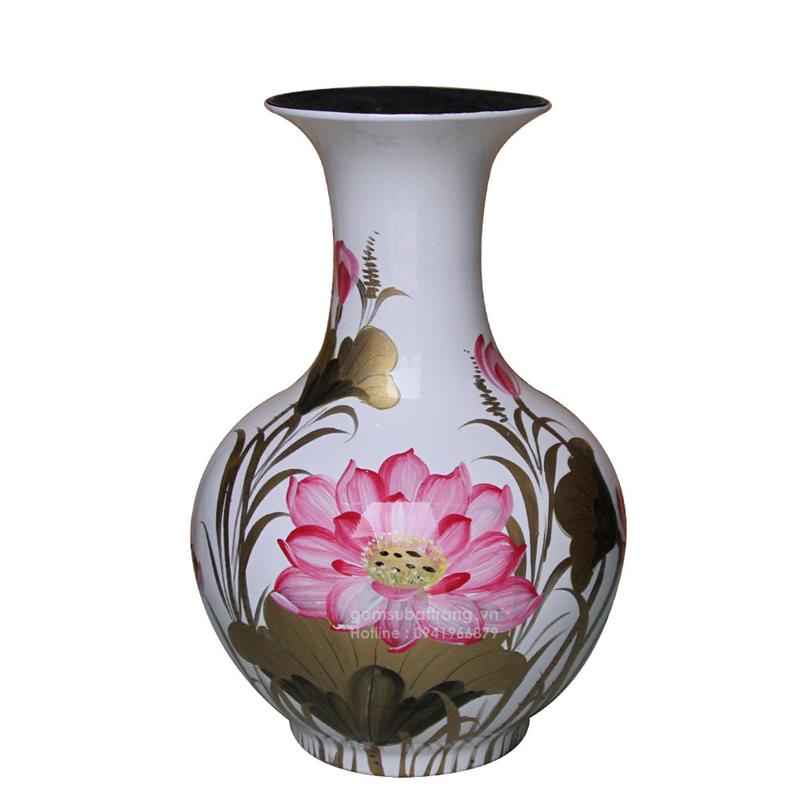 Sơn mài vẽ hoa sen là một nghệ thuật truyền thống của Việt Nam. Những bức tranh được vẽ bằng phương pháp truyền thống này sở hữu nét độc đáo và tinh tế của hoa sen. Hãy xem thử những bức tranh sơn mài vẽ hoa sen để cảm nhận tinh hoa nghệ thuật của dân tộc Việt Nam.