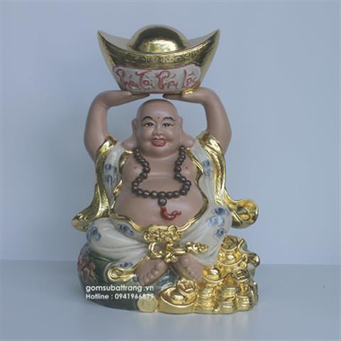 Tượng Phật Di Lặc cầm thỏi vàng